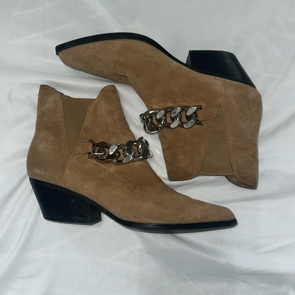 Marc Fisher camel suede chelsea booties with chunky silver chain - Picture 1 of 6